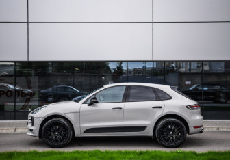Подержанный автомобиль Porsche Macan 2021 года (9 фото)