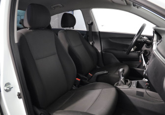 Подержанный автомобиль Kia Rio Sedan 2021 года (10 фото)