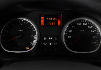 Подержанный автомобиль Renault Duster 2014 года (14 фото)