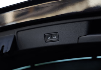 Подержанный автомобиль Volkswagen Touareg 2021 года (34 фото)