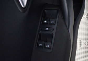 Подержанный автомобиль Volkswagen Polo Sedan 2018 года (18 фото)