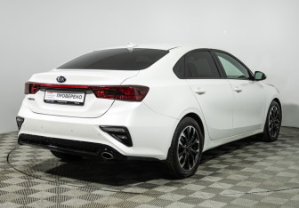 Подержанный автомобиль Kia Cerato Sedan 2019 года (5 фото)