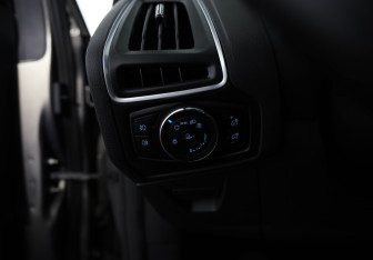 Подержанный автомобиль Ford Focus Hatchback 2013 года (15 фото)