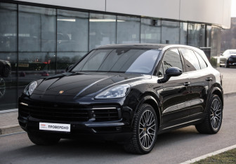 Подержанный автомобиль Porsche Cayenne 2019 года (3 фото)
