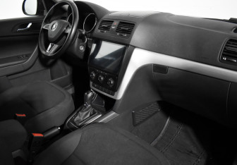 Подержанный автомобиль Skoda Yeti 2014 года (12 фото)