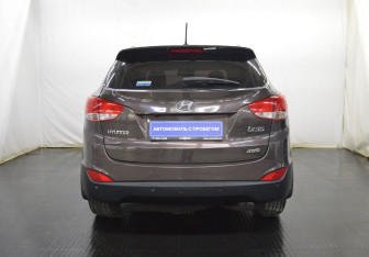 Подержанный автомобиль Hyundai ix35 2013 года (6 фото)
