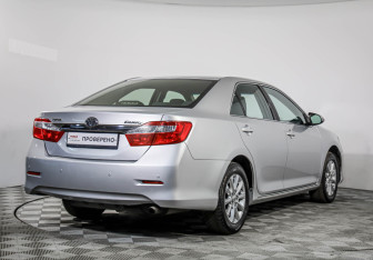 Подержанный автомобиль Toyota Camry Sedan 2014 года (5 фото)