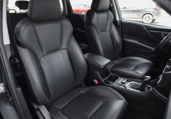 Подержанный автомобиль Subaru Forester Suv 2021 года (33 фото)