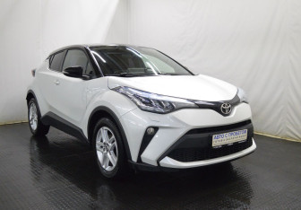 Подержанный автомобиль Toyota C-HR 2022 года (3 фото)