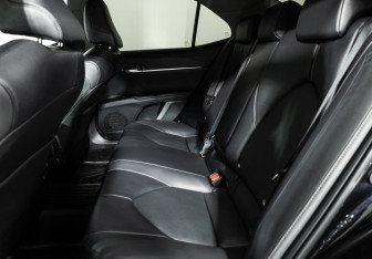 Подержанный автомобиль Toyota Camry Sedan 2018 года (10 фото)