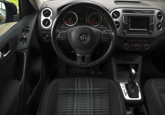 Подержанный автомобиль Volkswagen Tiguan 2016 года (12 фото)