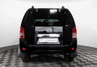 Подержанный автомобиль Nissan Pathfinder 2012 года (6 фото)