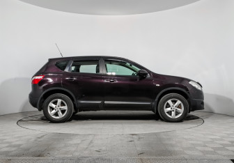 Подержанный автомобиль Nissan Qashqai 2012 года (4 фото)