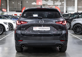 Подержанный автомобиль Mazda CX-5 2025 года (13 фото)