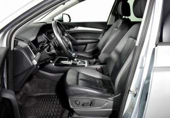 Подержанный автомобиль Audi Q5 2021 года (10 фото)