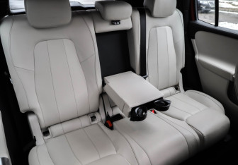 Подержанный автомобиль Mercedes-Benz GLB 2021 года (28 фото)