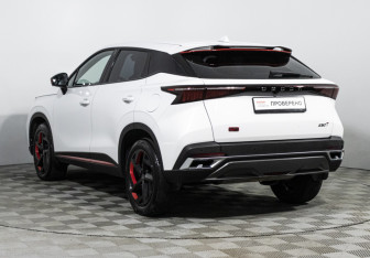 Подержанный автомобиль Omoda C5 2022 года (7 фото)