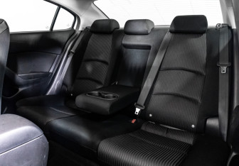 Подержанный автомобиль Mazda 3 Sedan 2013 года (16 фото)