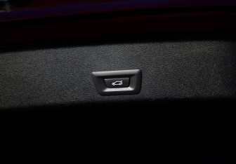 Подержанный автомобиль BMW X4 2016 года (29 фото)