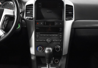 Подержанный автомобиль Chevrolet Captiva 2008 года (14 фото)