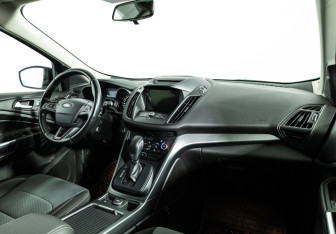 Подержанный автомобиль Ford Kuga 2016 года (9 фото)