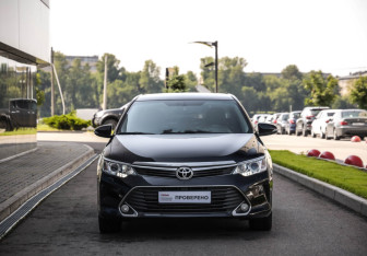 Подержанный автомобиль Toyota Camry Sedan 2014 года (4 фото)