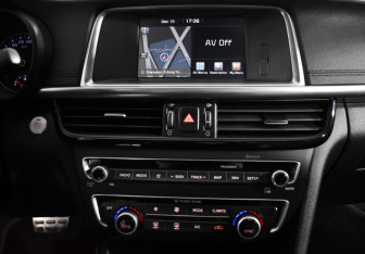 Подержанный автомобиль Kia K5 2017 года (17 фото)