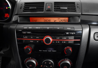 Подержанный автомобиль Mazda 3 Sedan 2008 года (14 фото)