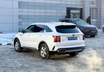 Подержанный автомобиль Kia Sorento 2021 года (6 фото)