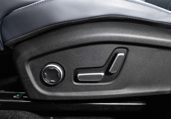 Подержанный автомобиль Geely Atlas 2024 года (16 фото)