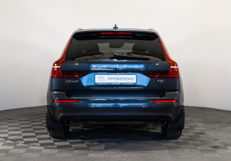 Подержанный автомобиль Volvo XC60 2021 года (6 фото)