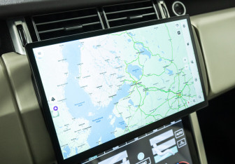 Подержанный автомобиль Land Rover Range Rover 2015 года (28 фото)