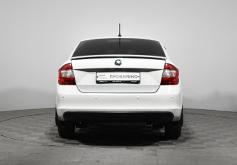 Подержанный автомобиль Skoda Rapid Liftback 2016 года (6 фото)