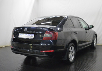Подержанный автомобиль Skoda Octavia Liftback 2014 года (5 фото)