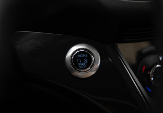 Подержанный автомобиль Ford Kuga 2014 года (17 фото)