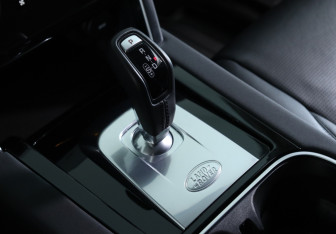 Подержанный автомобиль Land Rover Discovery Sport 2020 года (16 фото)