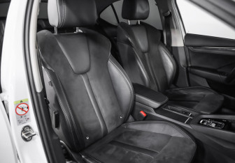 Подержанный автомобиль Skoda Octavia Liftback 2021 года (23 фото)