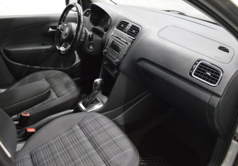 Подержанный автомобиль Volkswagen Polo Sedan 2016 года (12 фото)