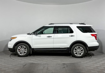 Подержанный автомобиль Ford Explorer 2014 года (8 фото)
