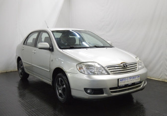 Подержанный автомобиль Toyota Corolla Sedan 2005 года (3 фото)