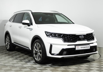 Подержанный автомобиль Kia Sorento 2021 года (3 фото)