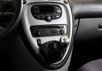 Подержанный автомобиль Citroen Xsara Picasso 2008 года (12 фото)