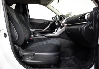 Подержанный автомобиль Mitsubishi Eclipse Cross 2019 года (25 фото)