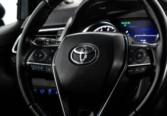 Подержанный автомобиль Toyota Camry Sedan 2020 года (14 фото)