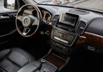 Подержанный автомобиль Mercedes-Benz GLE 2015 года (9 фото)