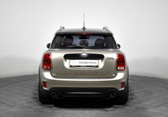 Подержанный автомобиль MINI Countryman 2019 года (6 фото)