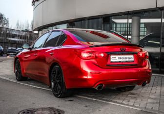 Подержанный автомобиль Infiniti Q50 2016 года (7 фото)