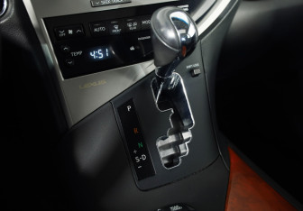 Подержанный автомобиль Lexus RX 2011 года (20 фото)