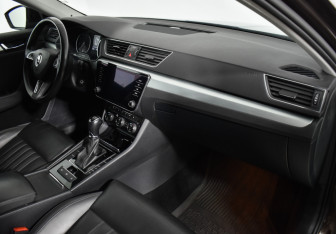 Подержанный автомобиль Skoda Superb Liftback 2018 года (12 фото)