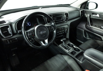 Подержанный автомобиль Kia Sportage 2017 года (11 фото)